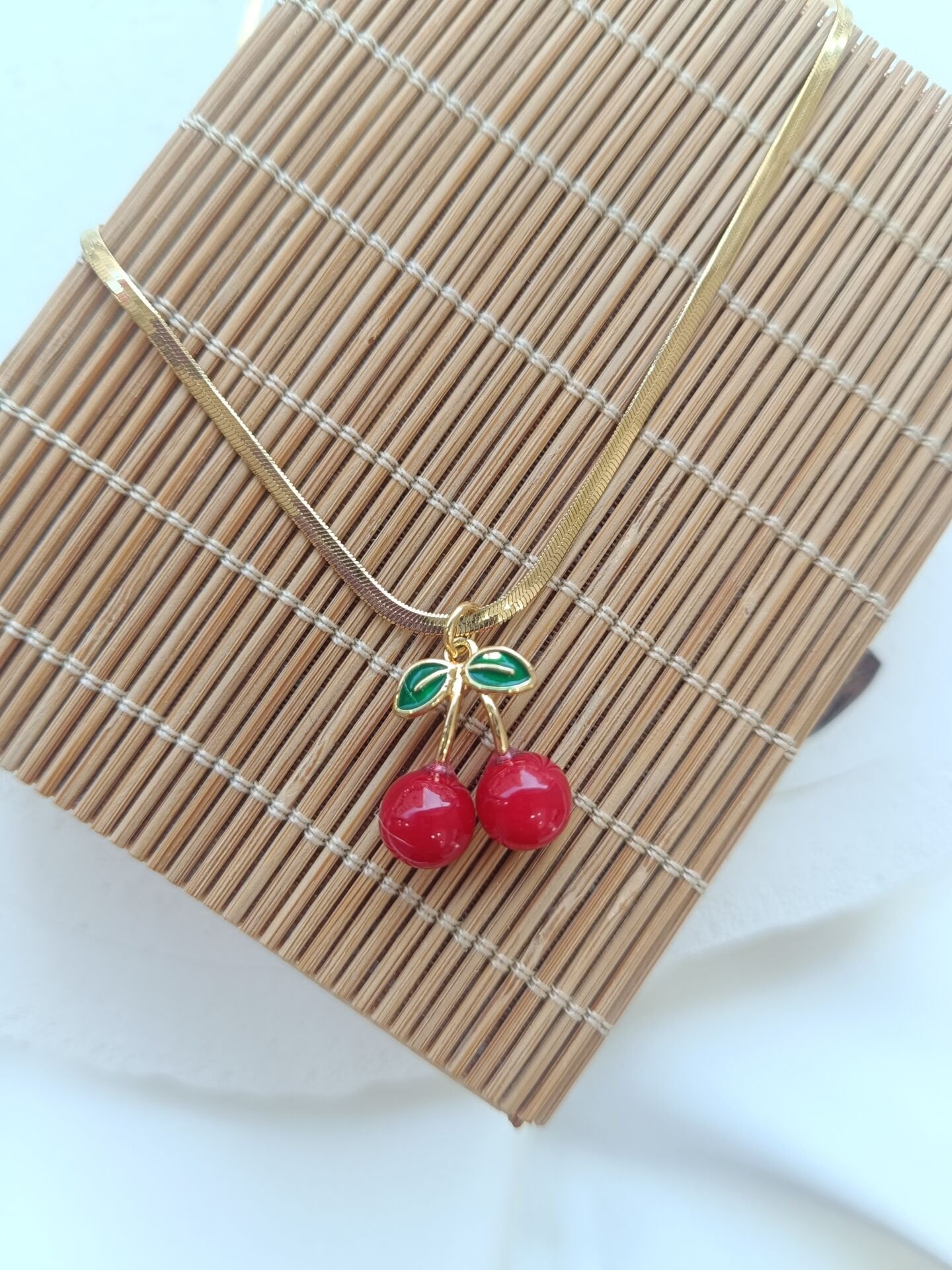 Kirazlı Çelik Kolye