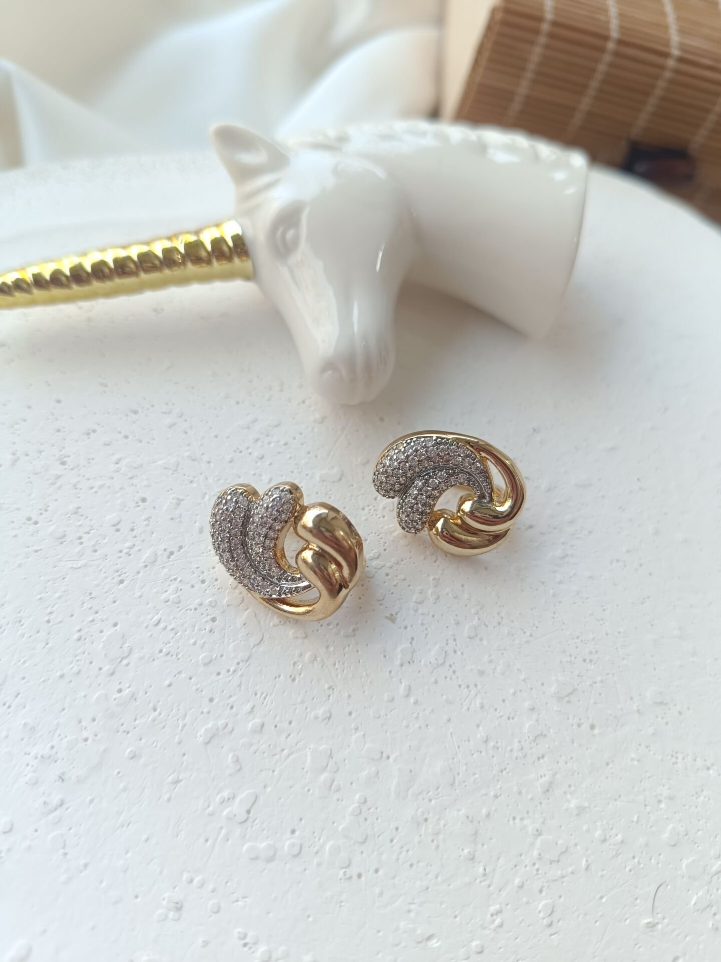Taşlı Gold Xuping Küpe