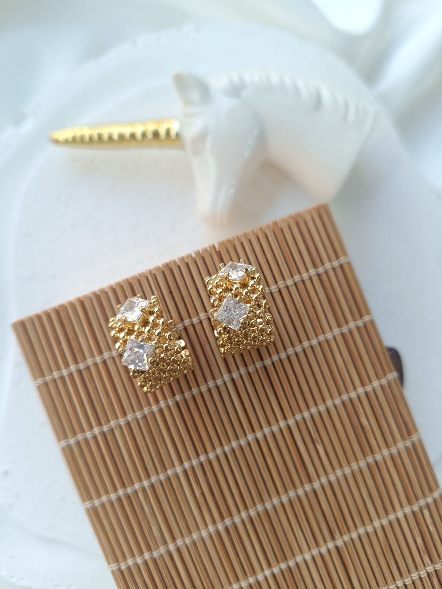 Taşlı Minik Kalın Halka