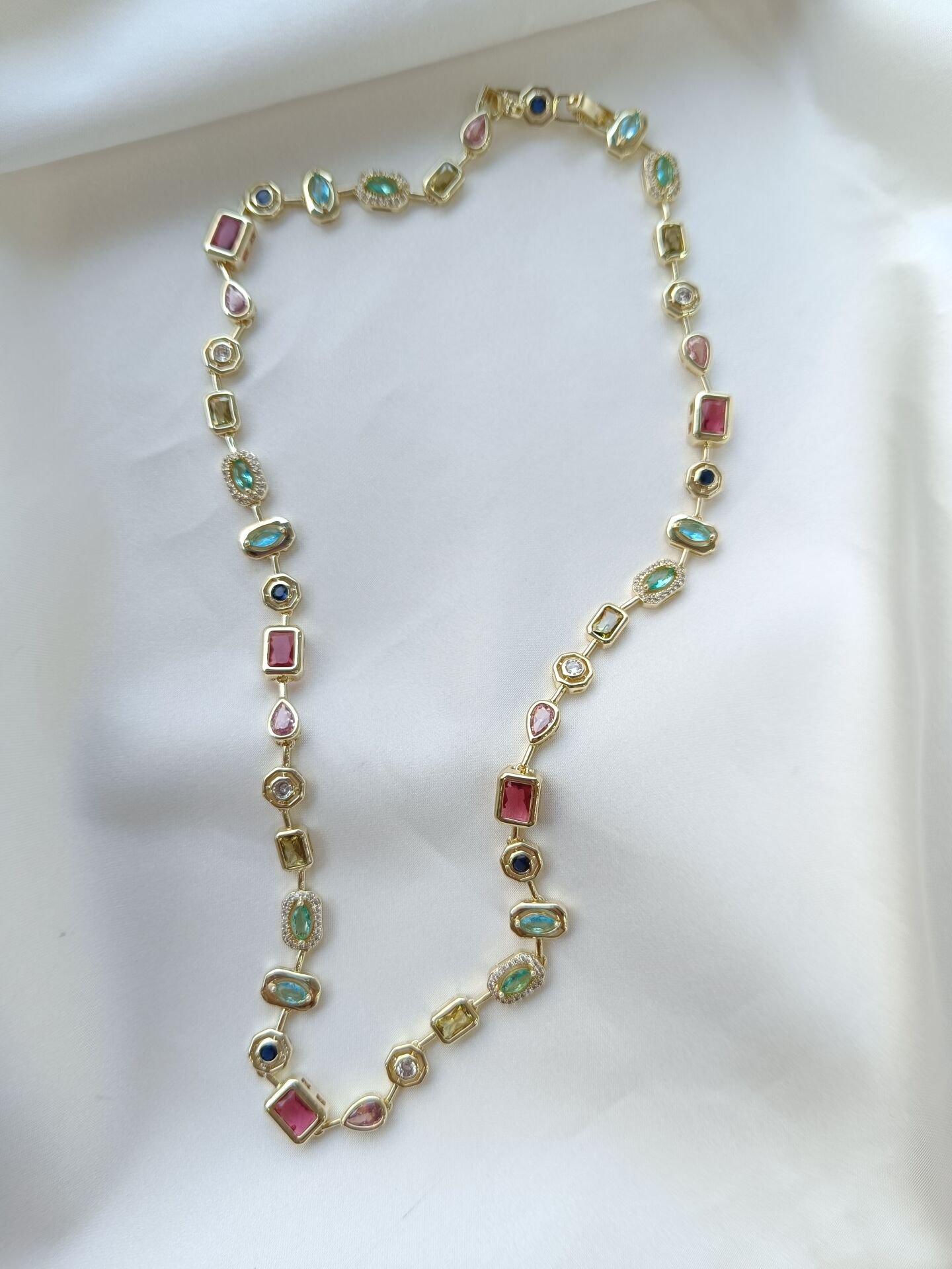 Gold Element Kolyesi