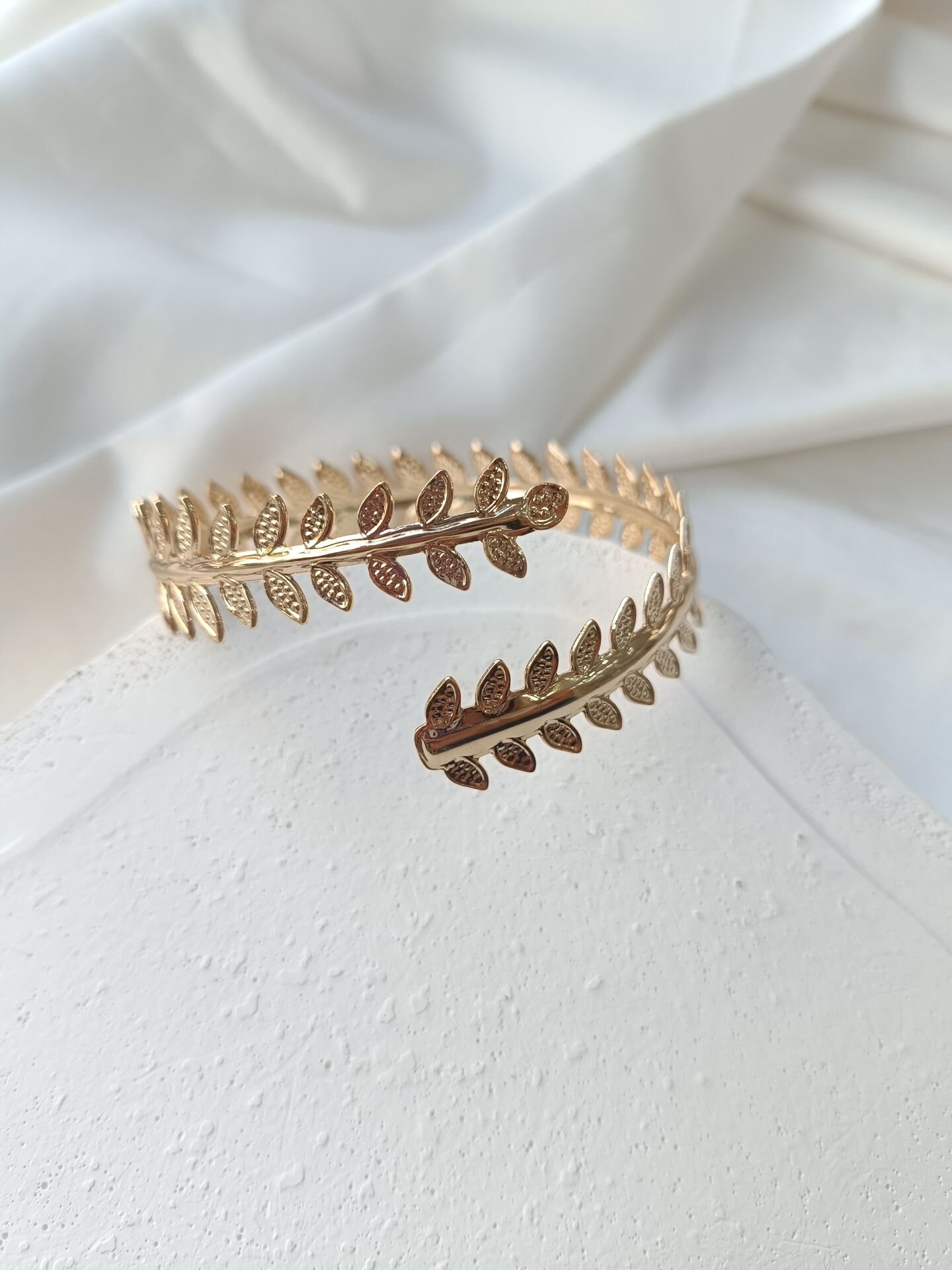 Rose Gold Yaprak Desenli Pazu Aksesuarı