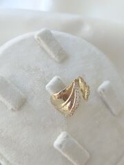 Ayarlanabilir Mini Taşlı Yaprak Model Yüzük