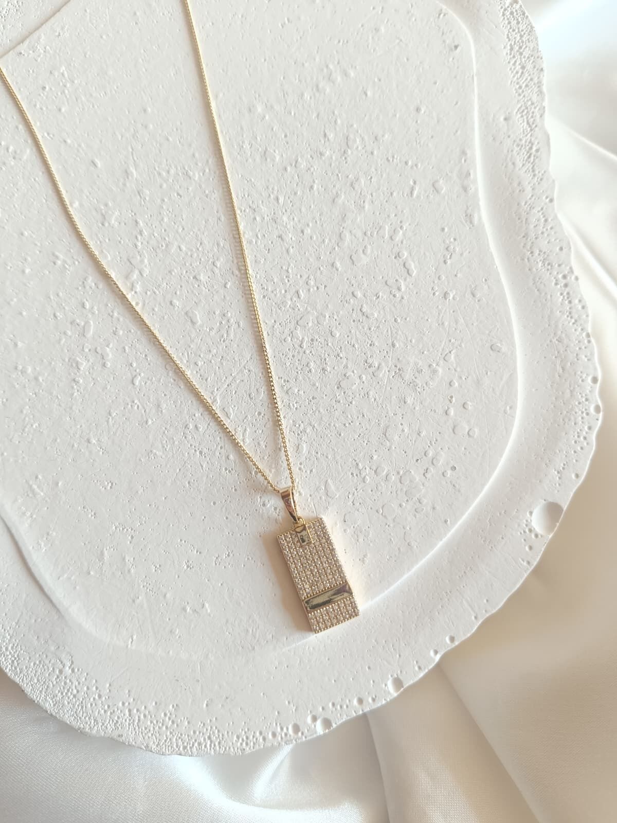 Xuping Tasarım Dikdörtgen Taşlı Kolye