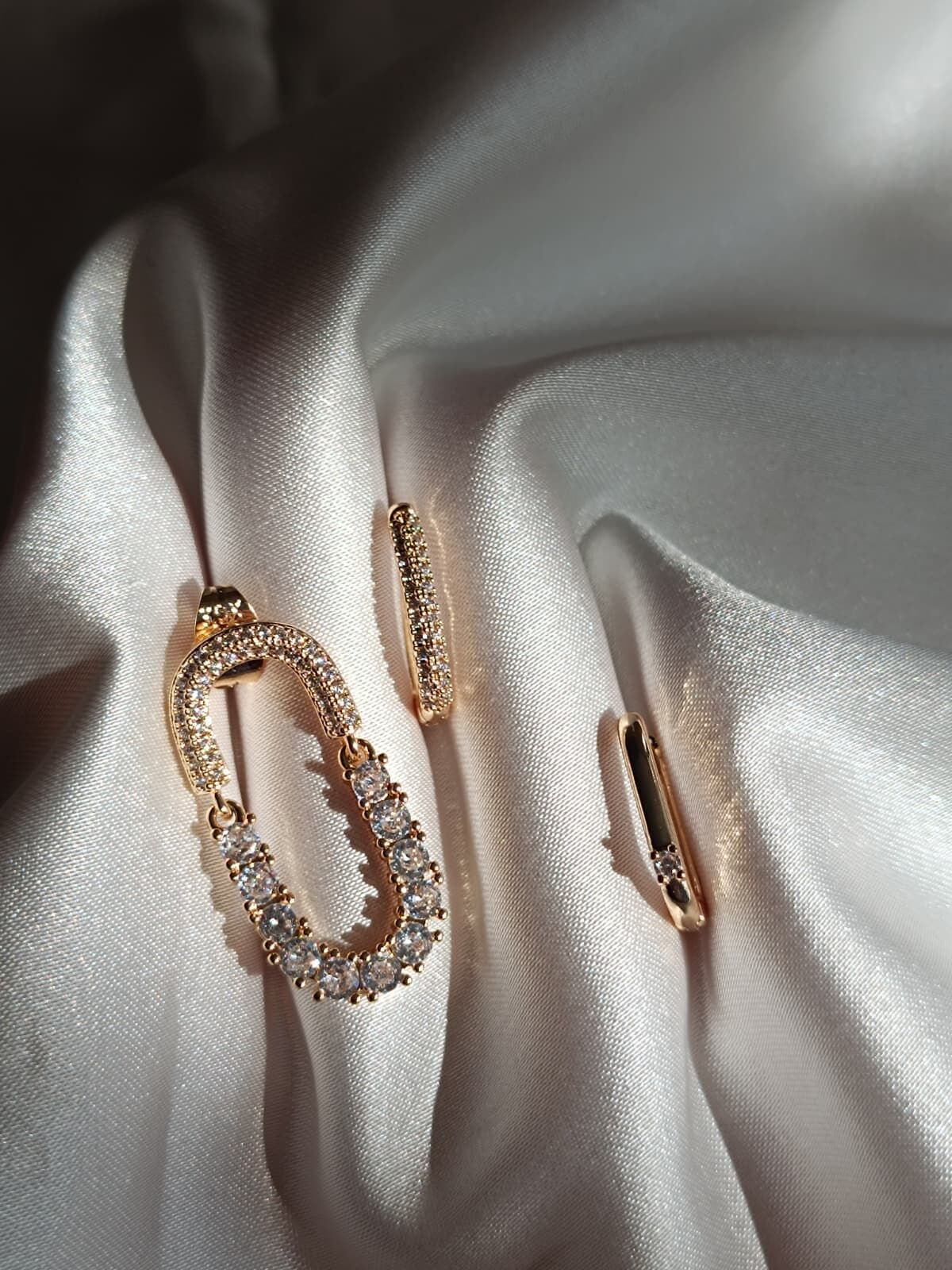 Üçlü Taşlı Tasarım Küpe