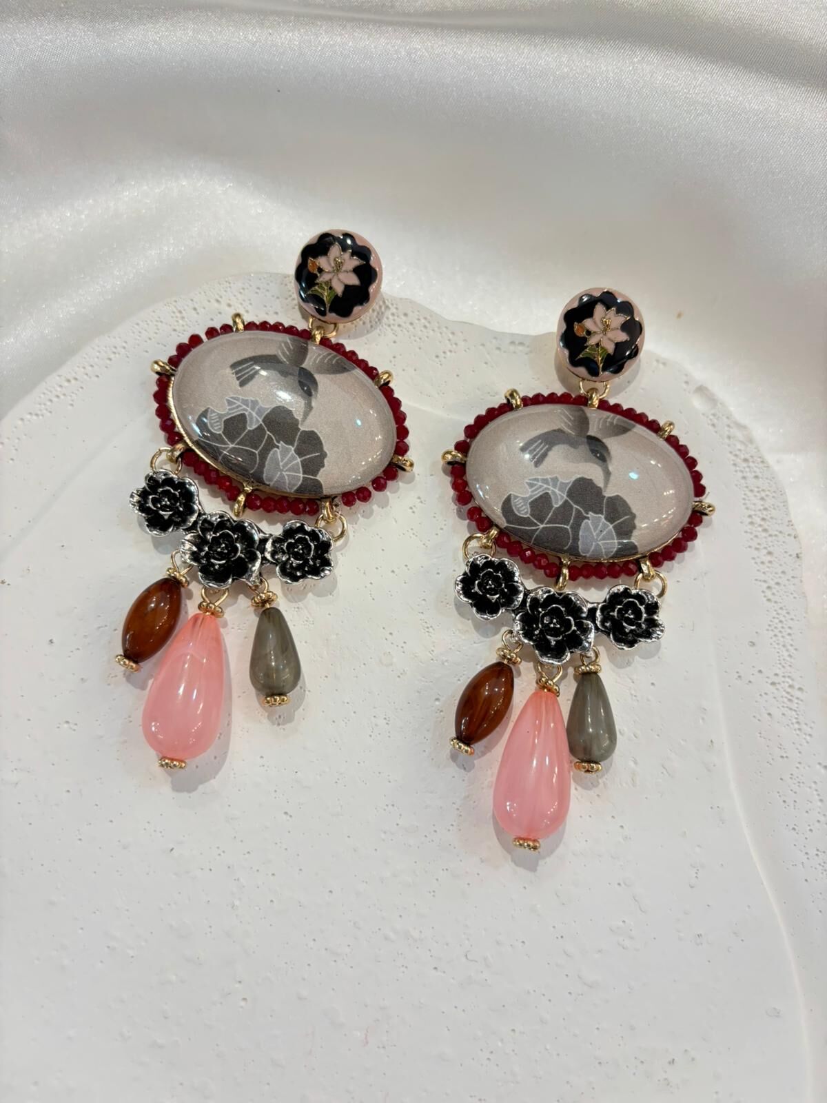 Boncuklu Tasarım Küpe