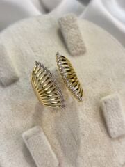 Xuping Ayarlanabilir Gold Sıra Taşlı Yüzük