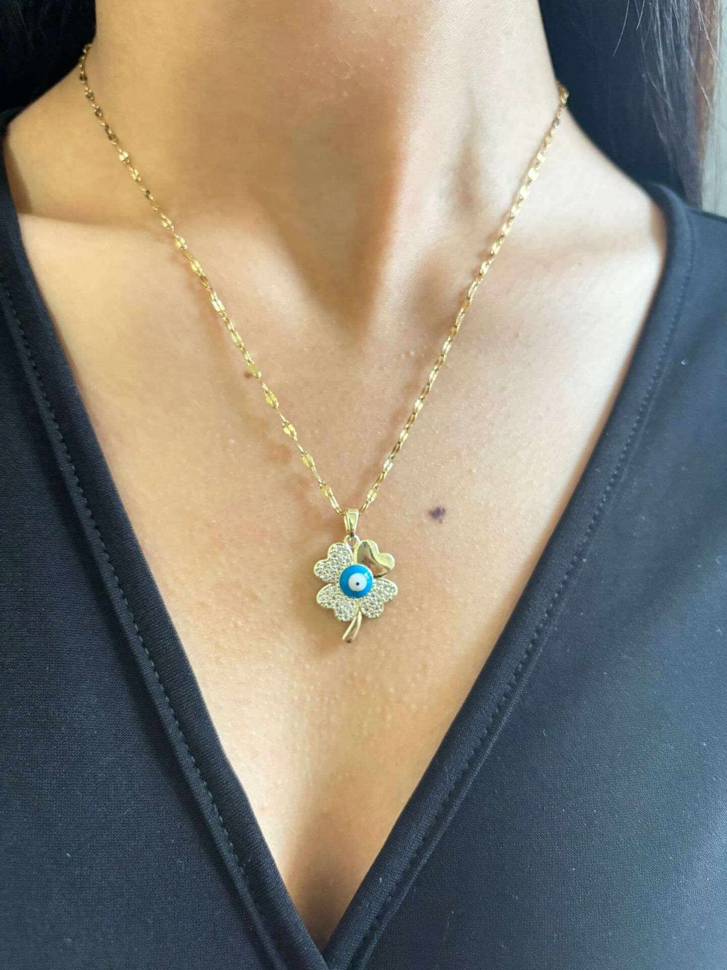 Çelik Mavi Boncuklu Yonca Kolye