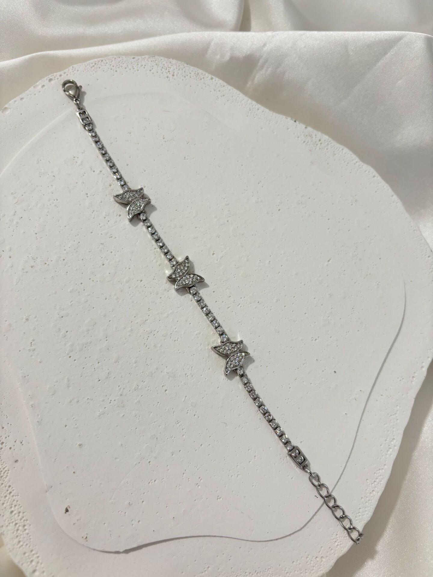 Xuping Silver Üçlü Kelebek Su Yolu