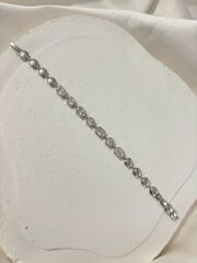 Xuping Sıra Taşlı Kare Kesim Silver Bileklik