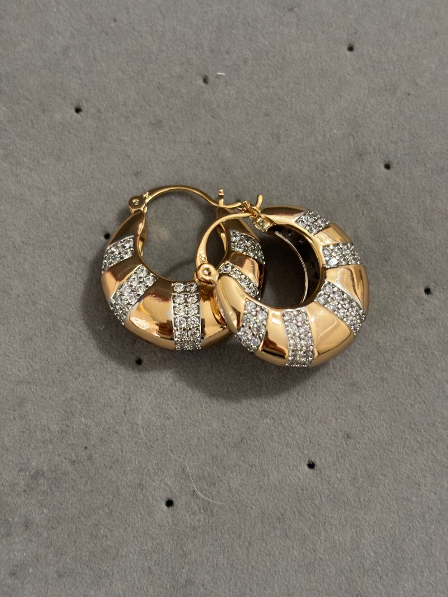 Gold Taşlı Xuping Küpe