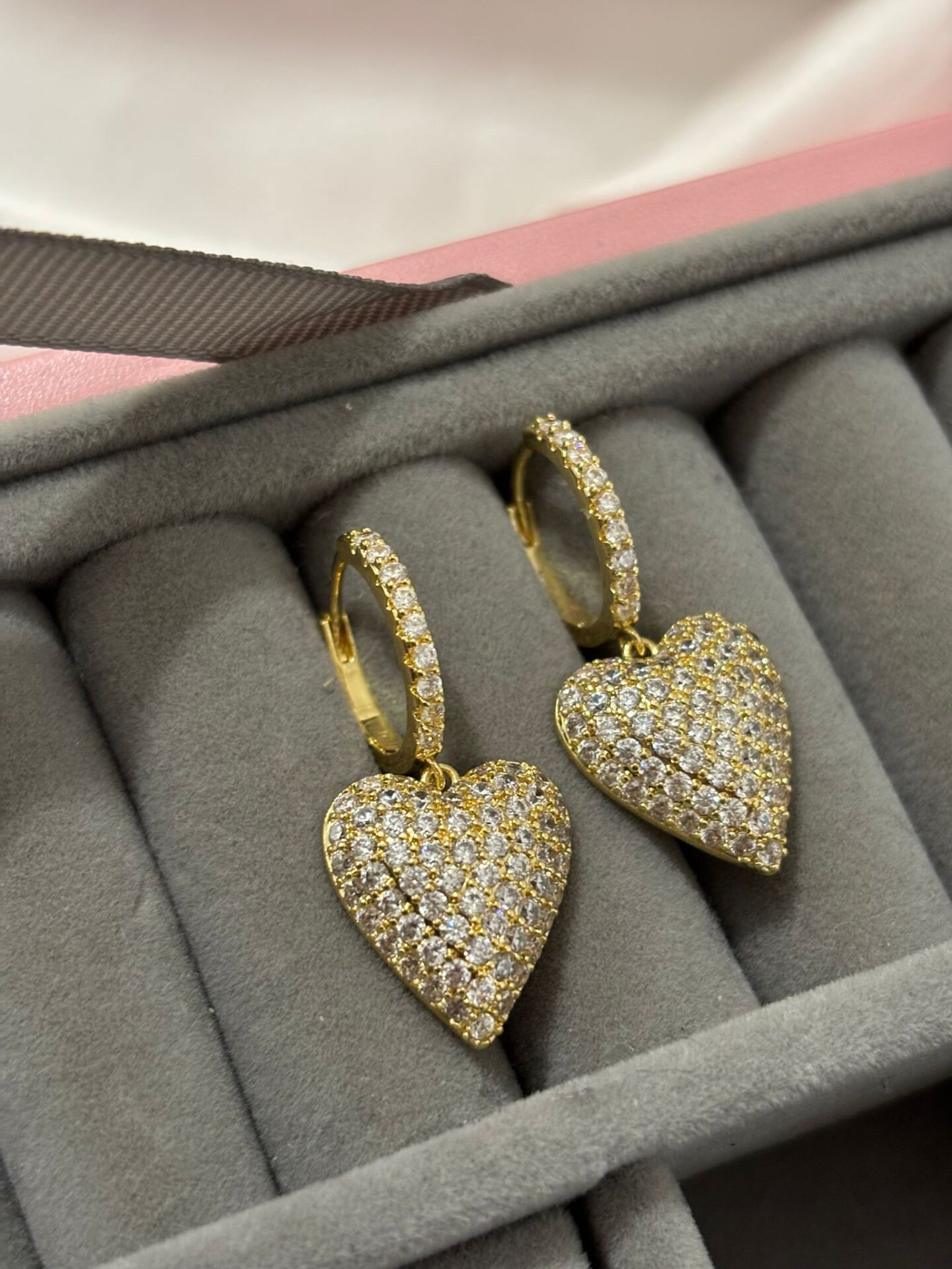 Xuping Gold Taşlı Kalpli Küpe