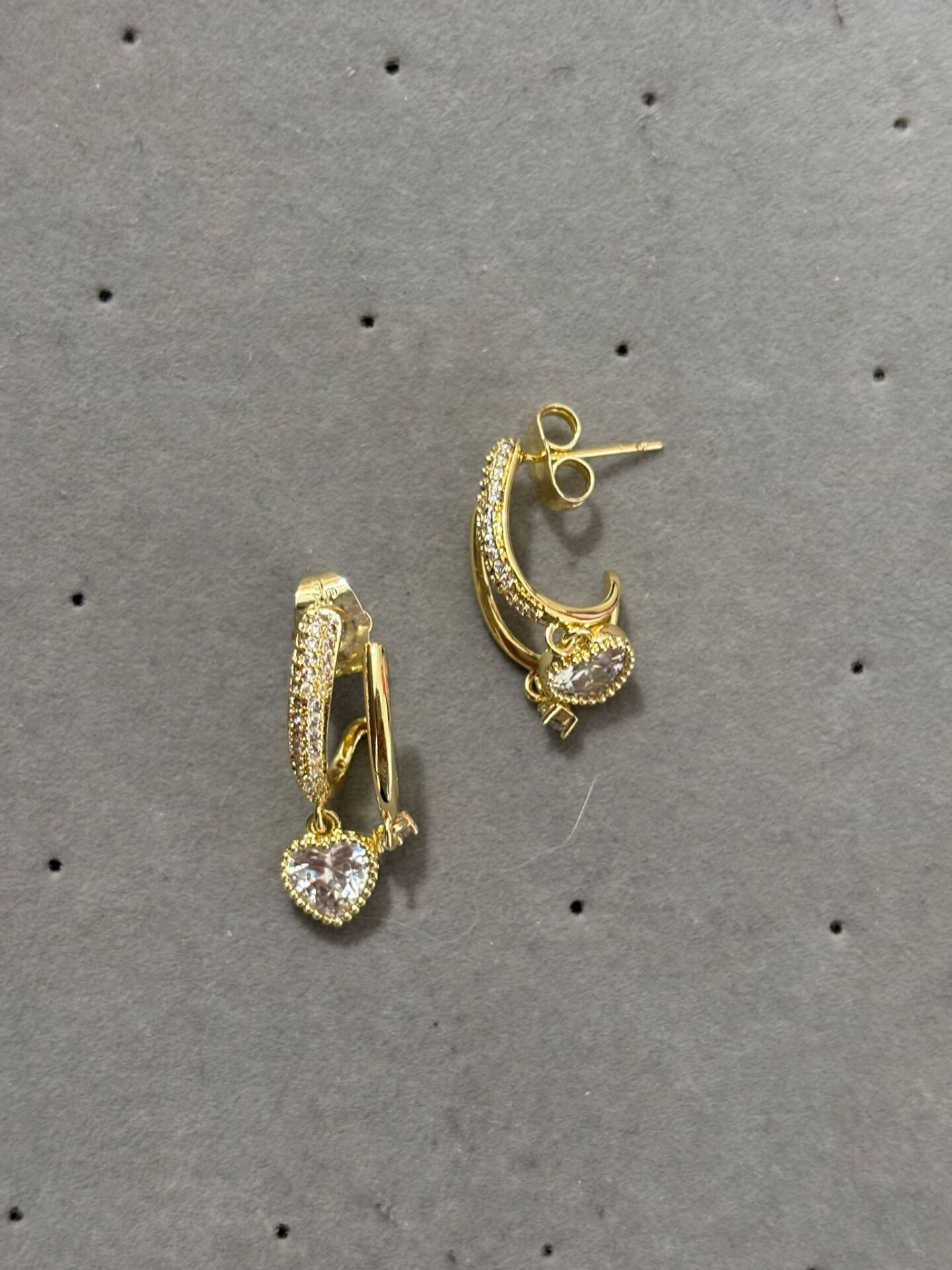 Gold İkili Görünümlü Kalpli Küpe