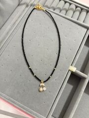 Çelik Siyah Boncuklu Kolye