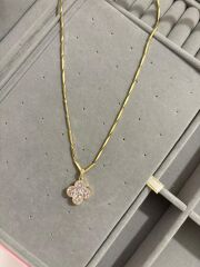 Çelik Gold Taşlı Yonca Kolye