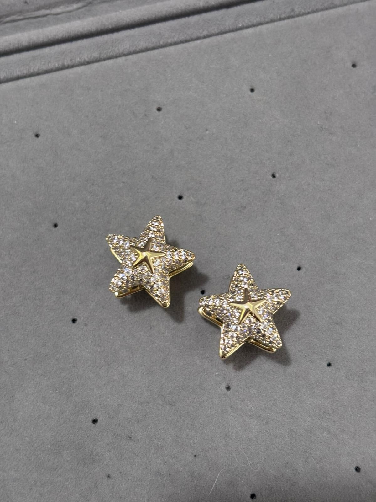 Xuping Taşlı Gold Yıldızlı Küpe