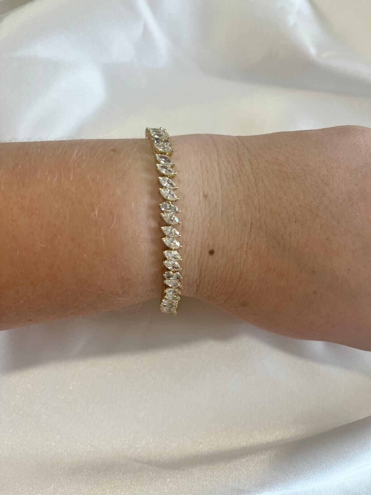 Xuping Gold Yaprak Kesim Su Yolu Bileklik